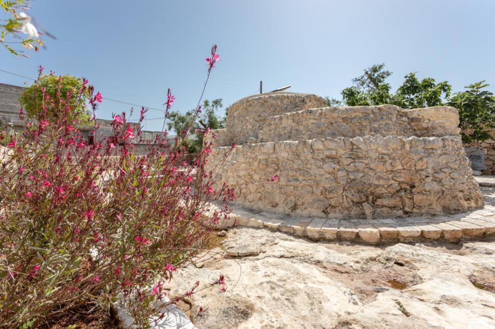 Trullo Santovia Bed and Breakfast Sant Isidoro  Buitenkant foto