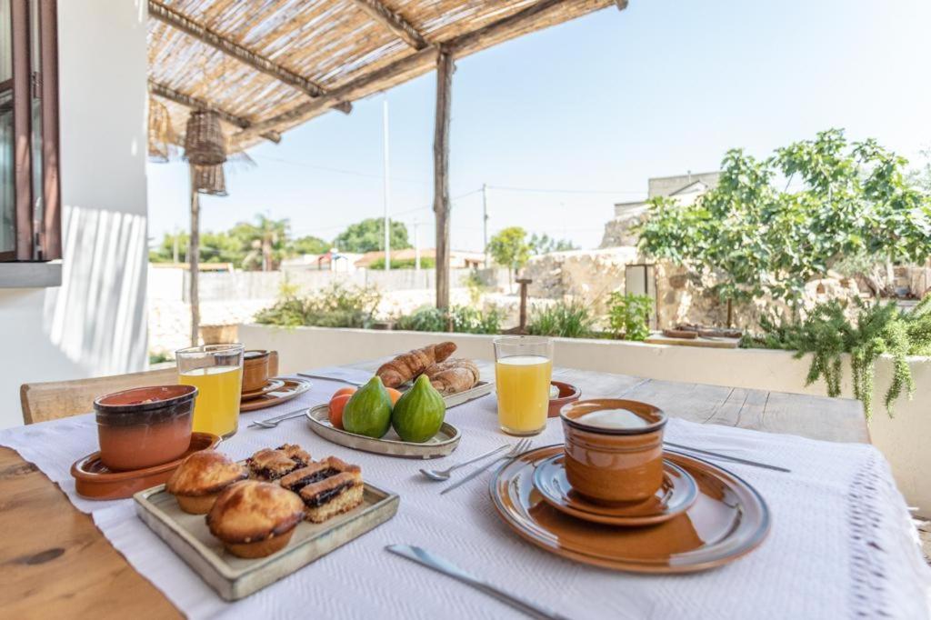 Trullo Santovia Bed and Breakfast Sant Isidoro  Buitenkant foto
